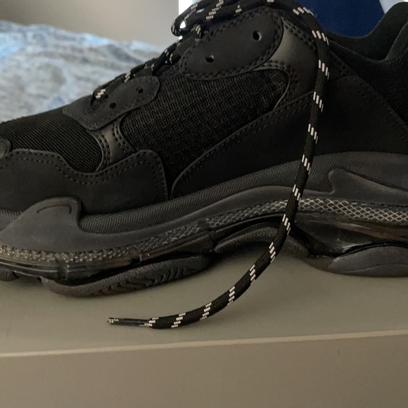 Balenciaga TripleS - Picture 4 of 15